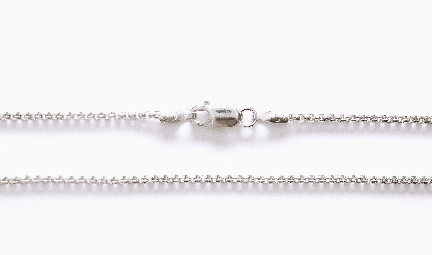 Rounded Box Rhodium Plated Sterling Silver Chain 18"