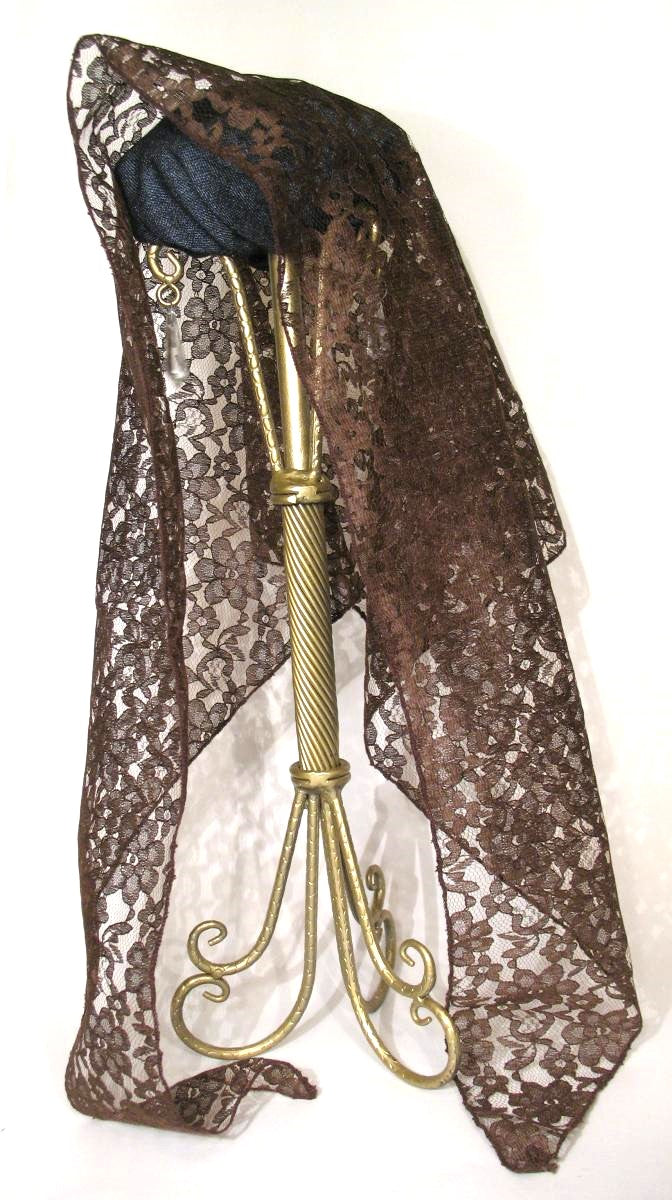 Mantilla - Lace Head Covering - Brown