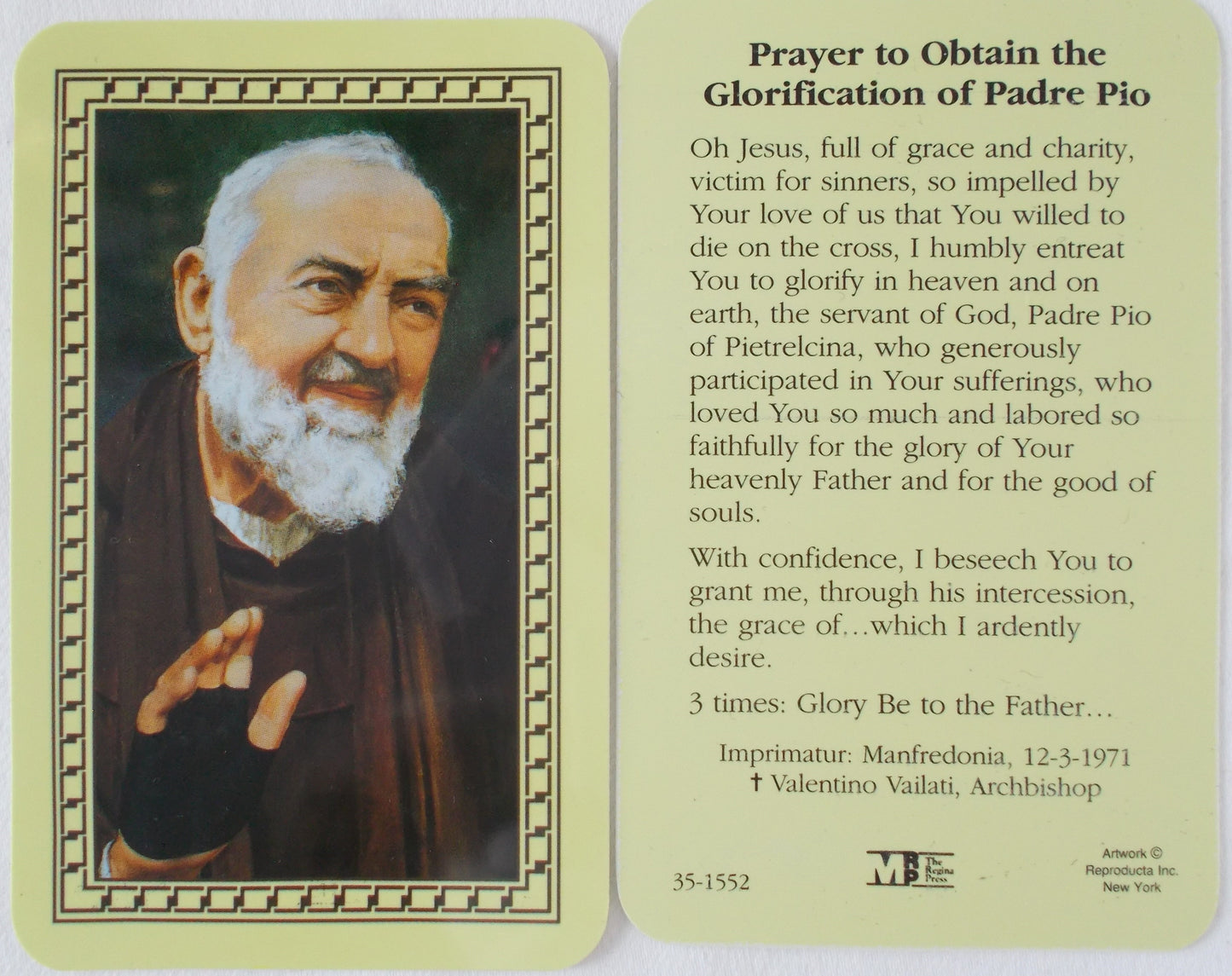 Plastic - Padre Pio Prayercard