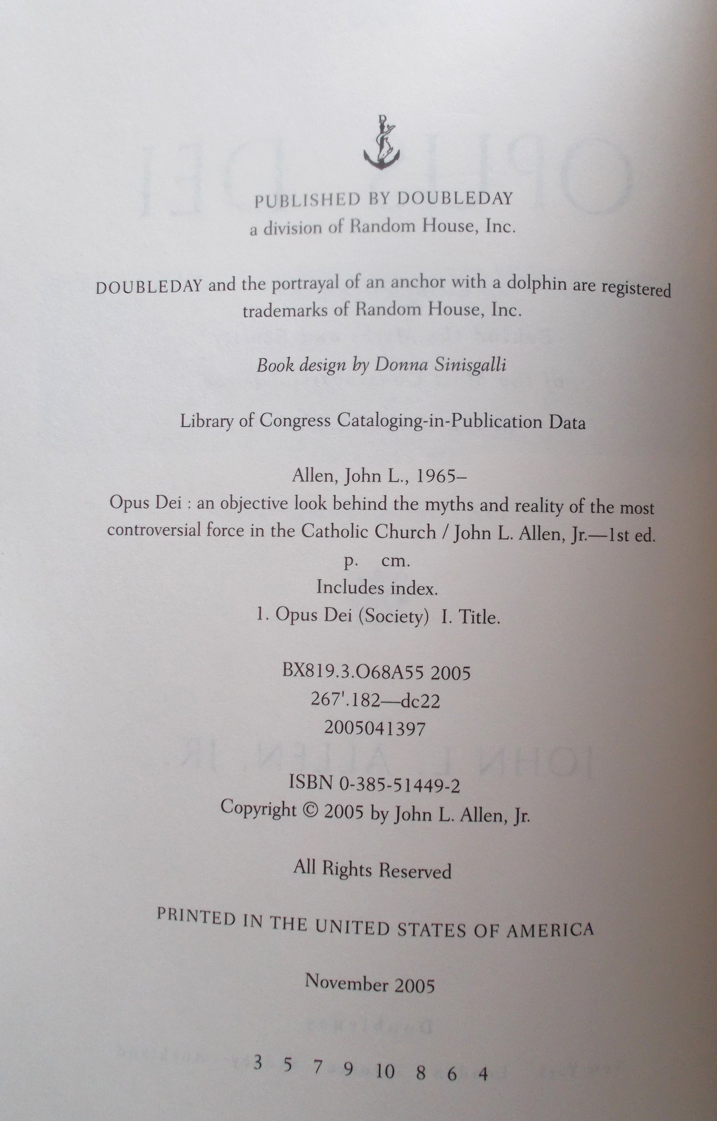 Opus Dei : An Objective Look Behind the Myths and Reality