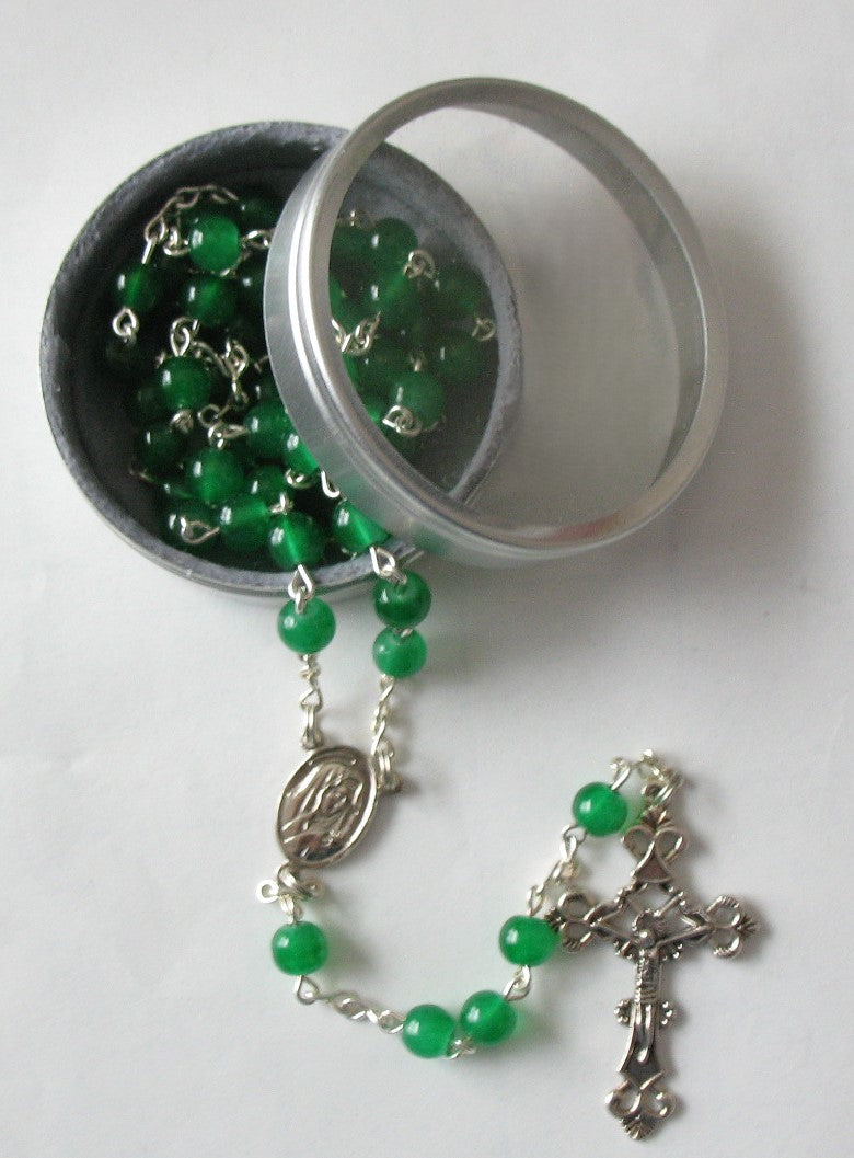 Green Chain Rosary in Bonus Felt-lined Tin
