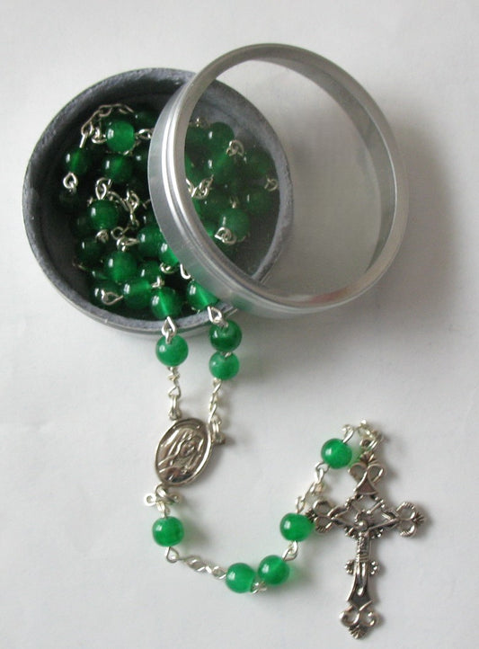 Green Chain Rosary in Bonus Felt-lined Tin